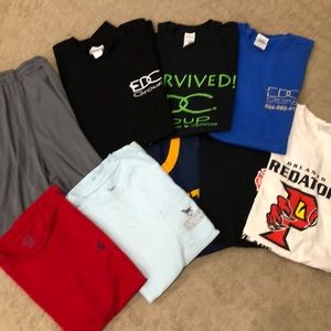 Men’s Bundle of T’s & one pair of M men’s shorts.